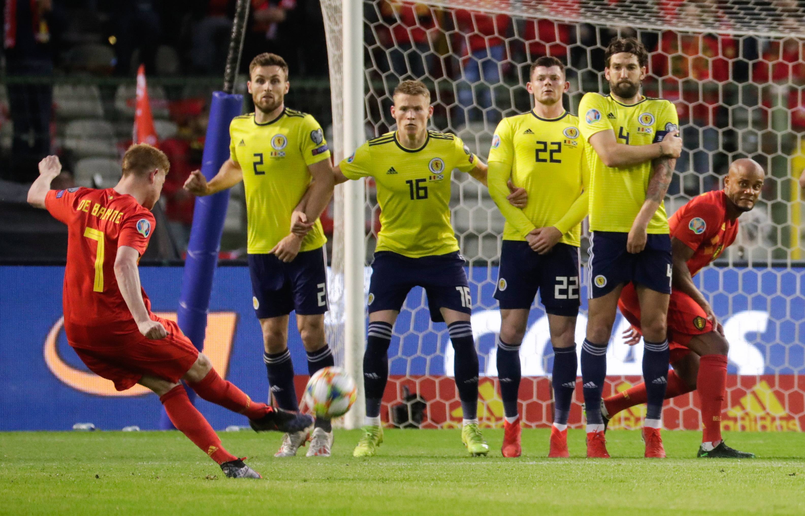 华体会投注-欧国联比赛胜负未定，球迷紧张期待