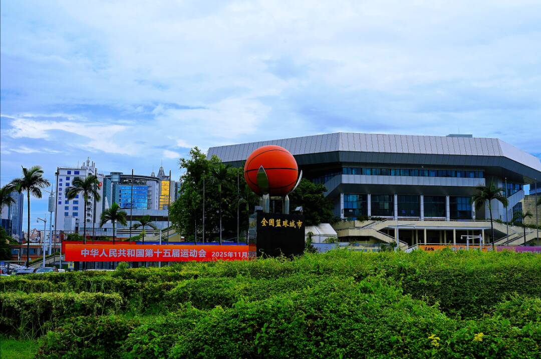 华体会网站入口-关于广东东莞篮球馆爆满，球迷热情高涨！的信息