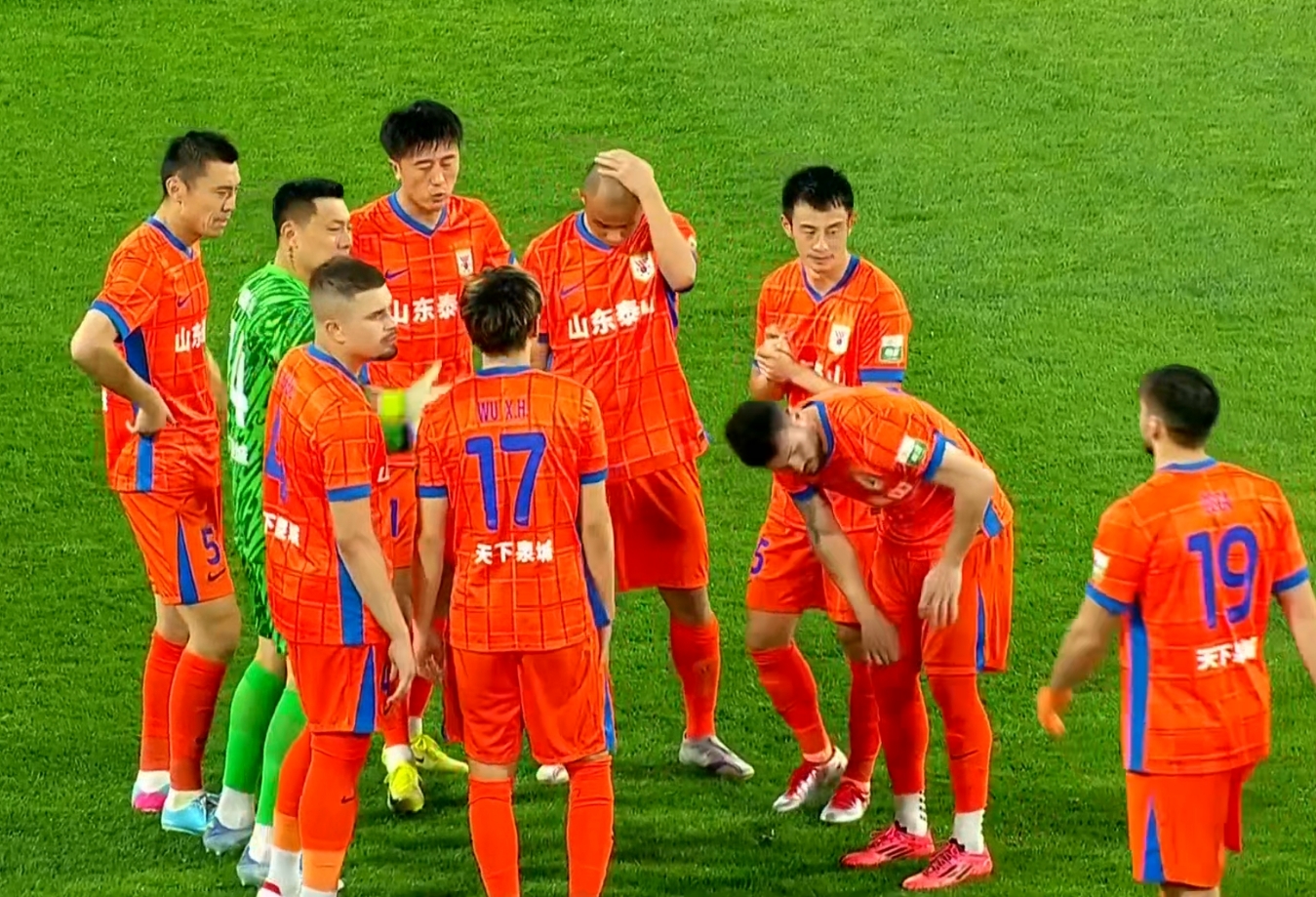 华体会app下载地址-国内足球联赛迎来关键阶段，战况即将揭晓！的简单介绍